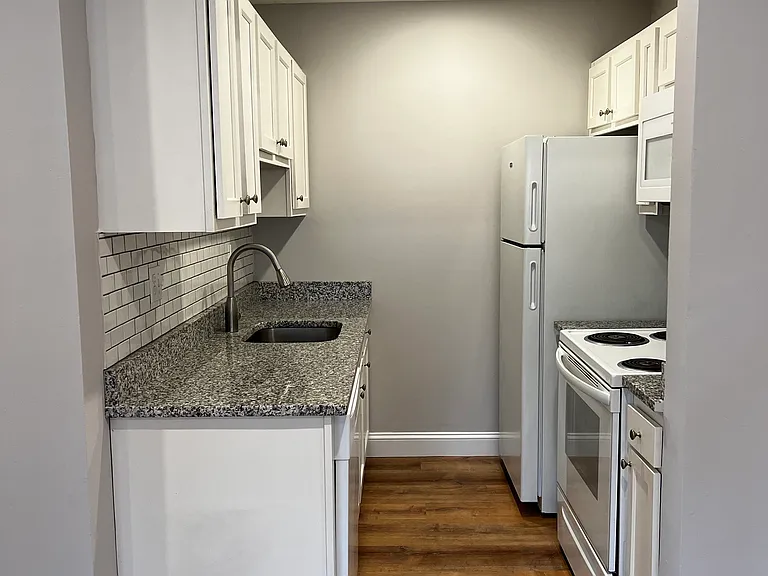 36 & 38 & 40 Oak — Photo 3