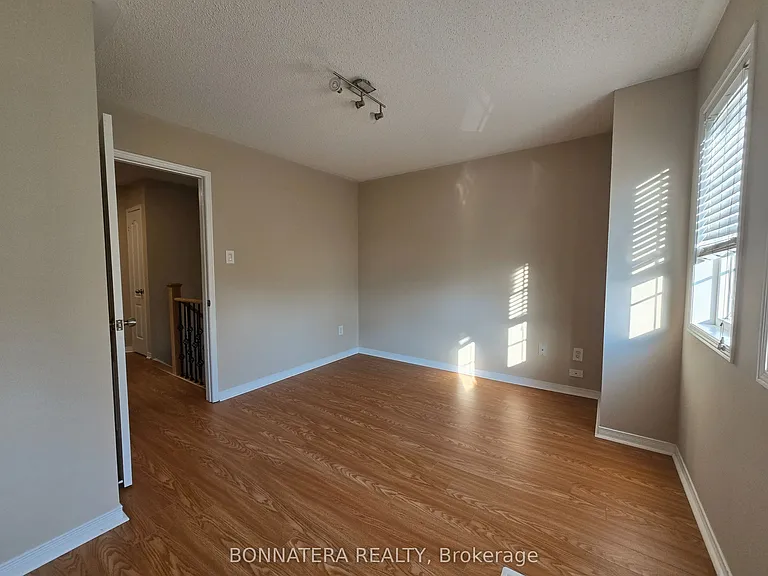 5455 Farmcote Dr — Photo 23