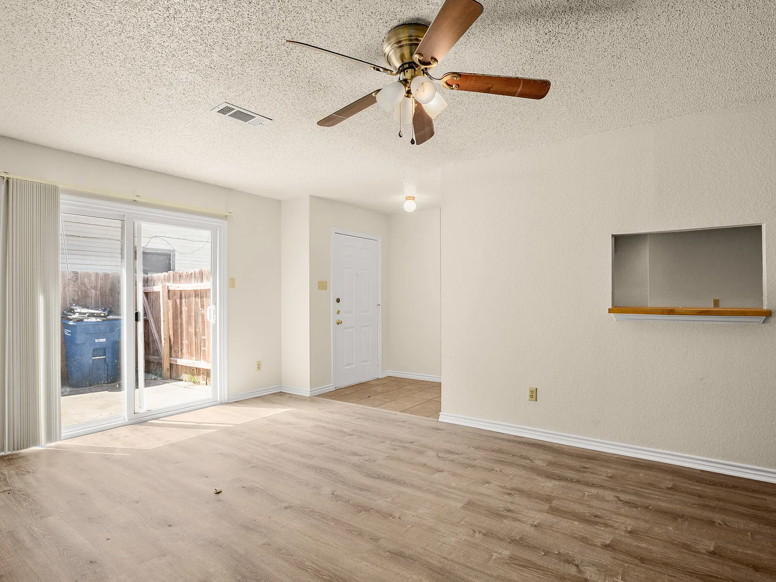 2 bed, 2248 sqft, $1,595 — Photo 2