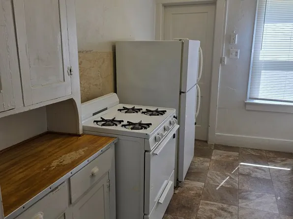 1106 N Michigan St, 1106 N Michigan St APT 2, Elkhart, IN 46514
