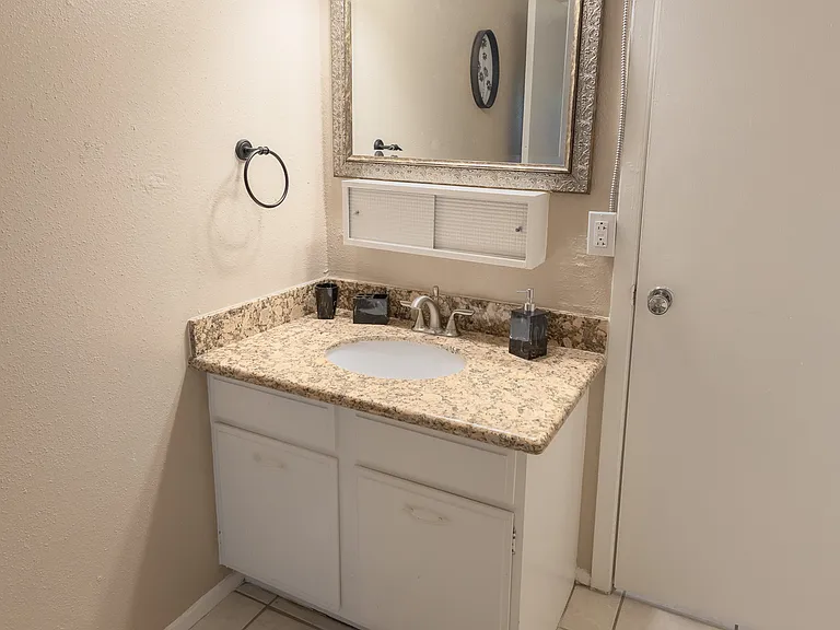 1714 Leona Dr — Photo 10