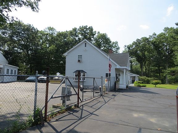 3rd image of 604 Lake St