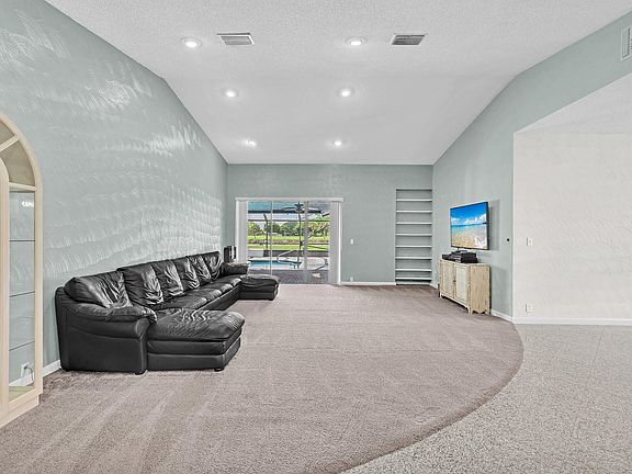 5th image of 11340 SW 1st Street