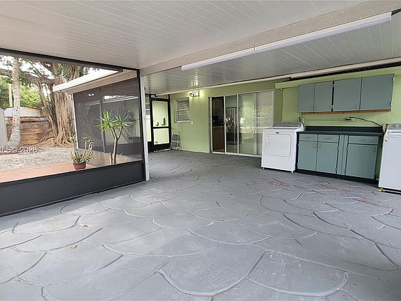 5th image of 664 Colson Dr