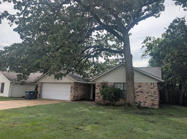 1101 Hardwood Ln, College Station, TX 77840