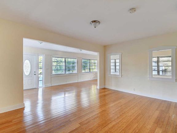 3rd image of 313 S Lakeside Dr APT 1