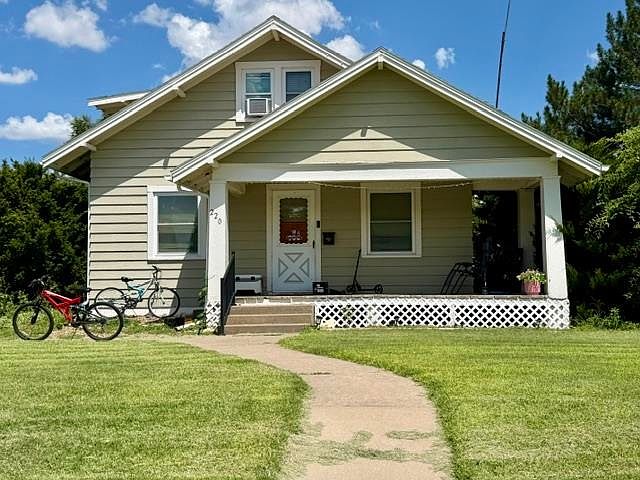 1st image of 220 N 10th St