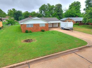 3305 Oakbrook Dr, Del City, OK 73115