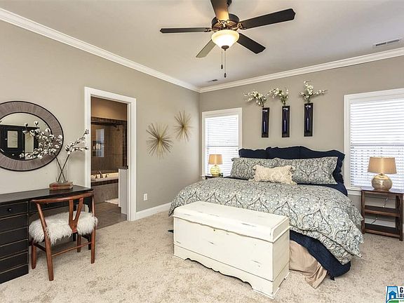 5th image of 7144 Oak Crescent Ln