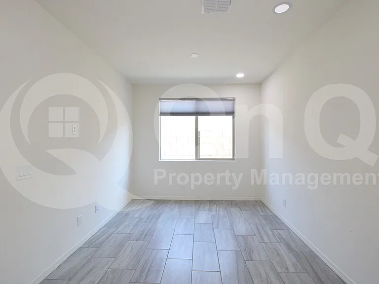 9114 S 167th Dr — Photo 38
