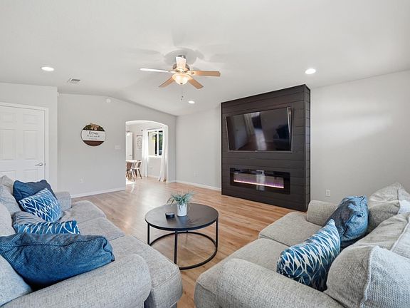 4th image of 690 El Cerrito Way