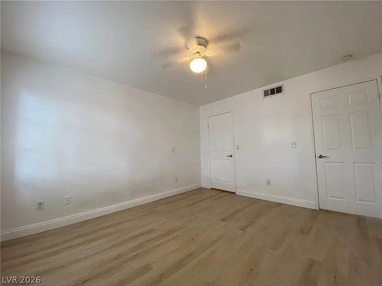 5174 S Jones Blvd #207 — Photo 9