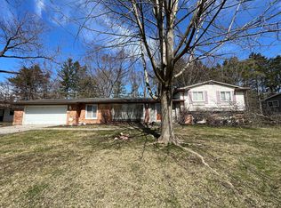 5288 N Pebblecreek Rd, West Bloomfield, MI 48322