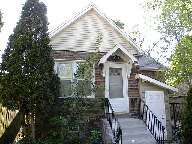 6028 N Saint Louis Ave photo 1