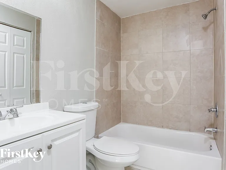 2441 NW 182nd Ter — Photo 13