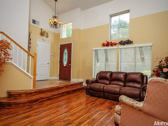 5th image of 122 Sutcliffe Cir