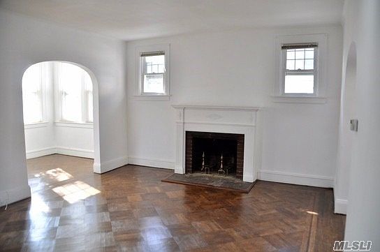 5th image of 10 William St