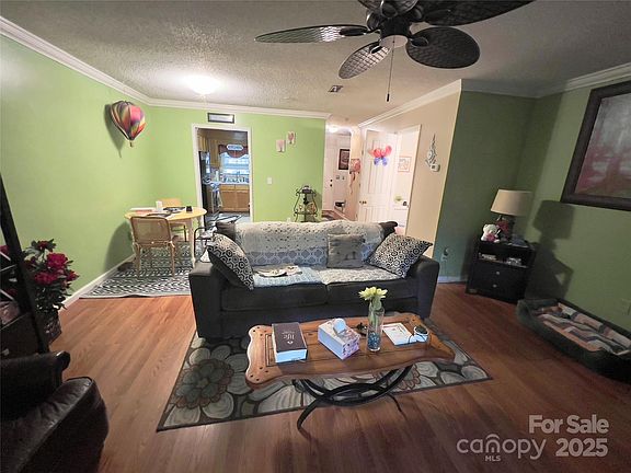 3rd image of 1217 Camelot Ct NE