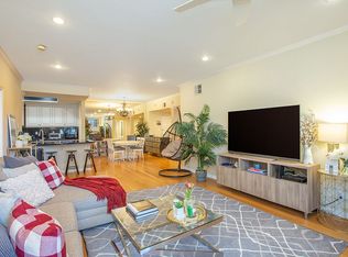 11755 Montana Ave APT 101, Los Angeles, CA 90049