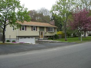 22 Mallard Way, Burlington, MA 01803