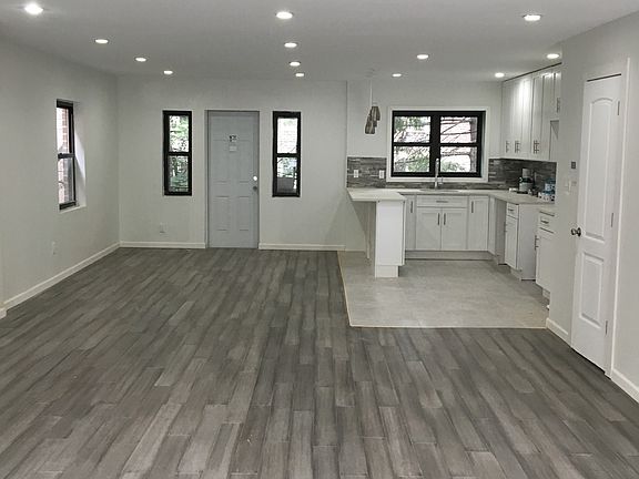 2nd image of 2315 Wallace Ave
