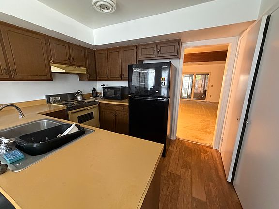 4th image of 203 C E Montcastle Dr