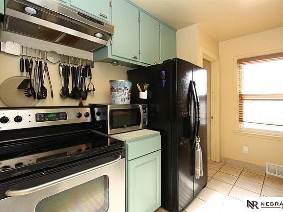 5th image of 3430 Woodbine Ave