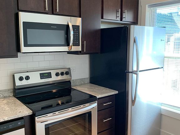 4th image of 4847 N Kimball Ave #3H