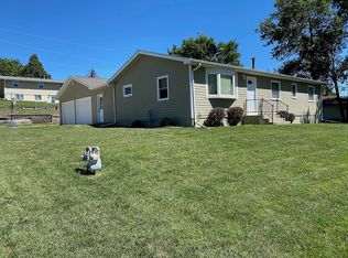 302 S Cherry St, Bloomfield, NE 68718