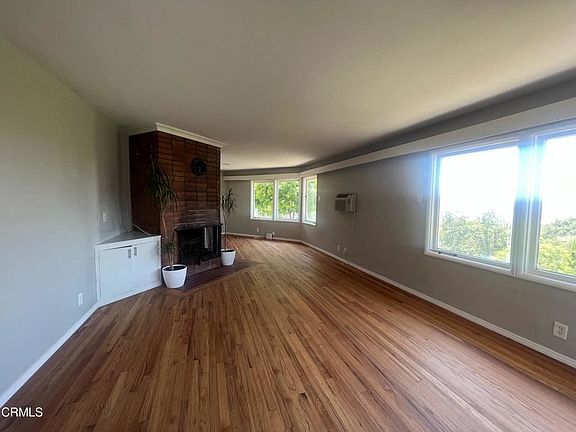 4th image of 101 South Ln
