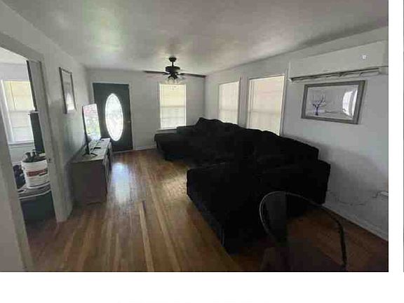 2nd image of 720 W H Ave