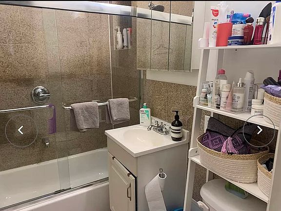 4th image of 319 E 90th St #1C