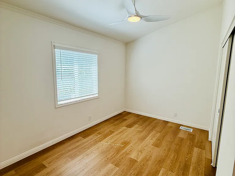 1045 East Ave — Photo 16