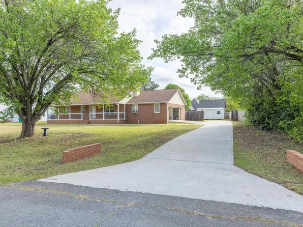 113 Lake Lillian Dr, Perry, GA 31069