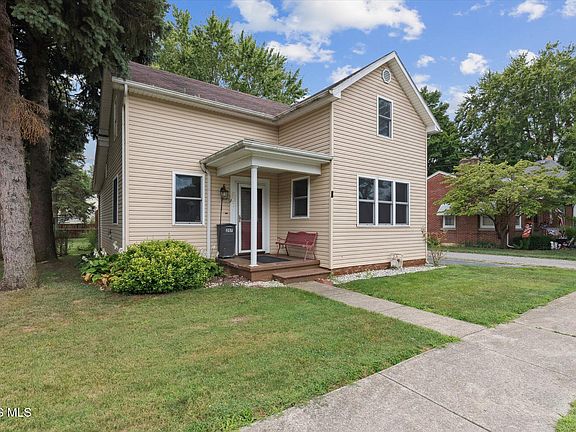 2nd image of 207 Ash Ave