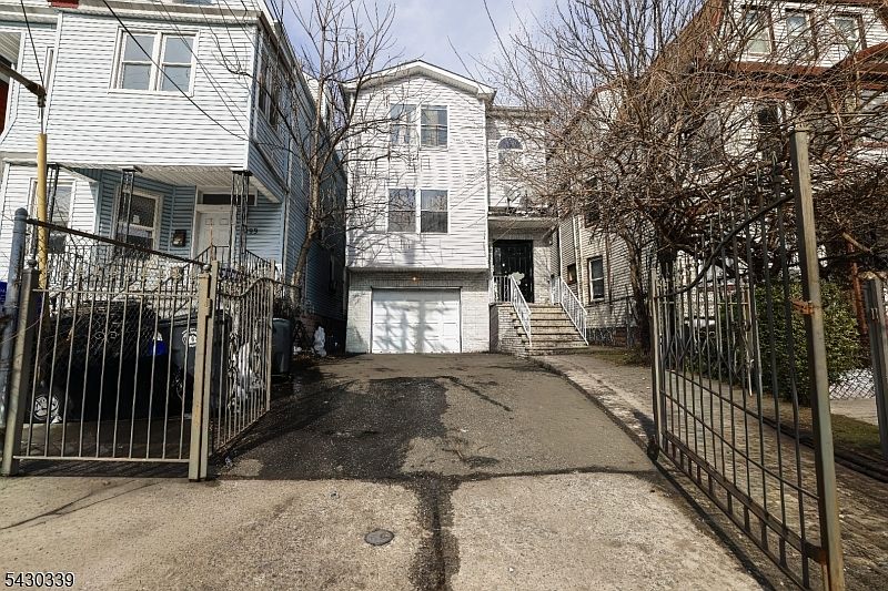 1st image of 297 Avon Ave