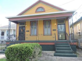 325 Diana St, New Orleans, LA 70114