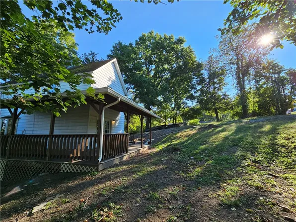 1943 Saint Clair Ave, Greensburg, PA 15601