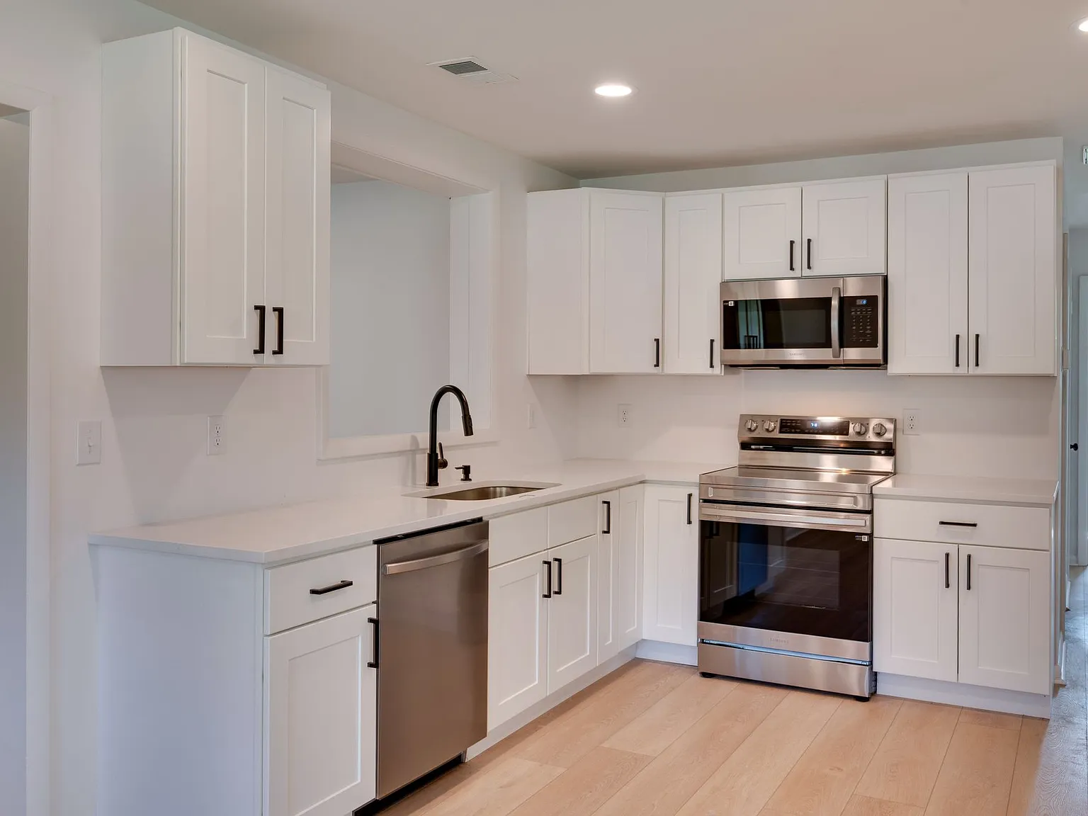 3234 Moorewood Dr — Photo 4