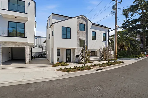 700 1/2 Iris Ave Photo 1