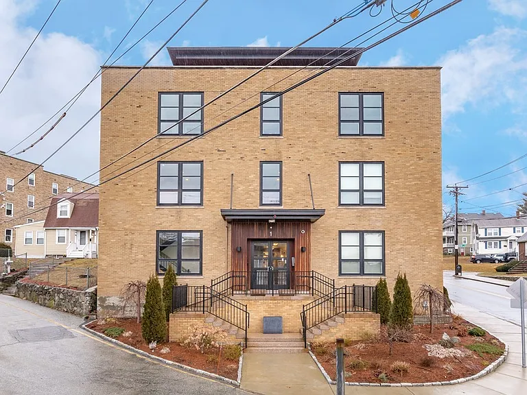 1 Saint Clare Rd #4 — Photo 8