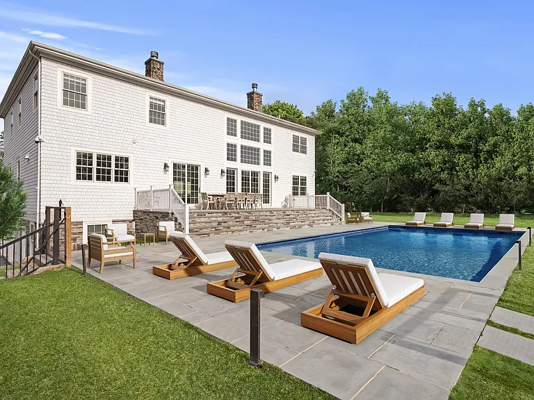 490 Montauk Hwy — Photo 1
