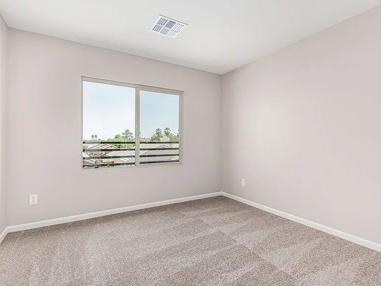 733 E Commonwealth Ave #15 — Photo 14