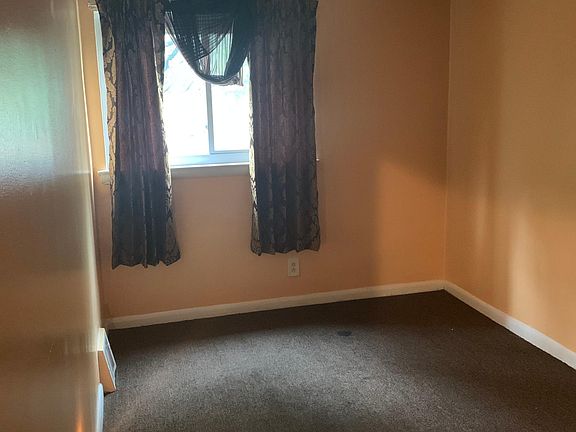 Level 2: Upper bedroom one