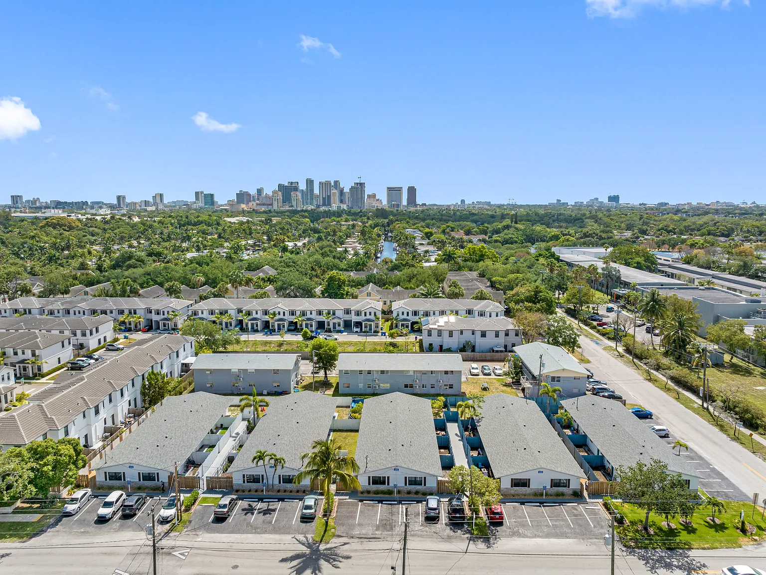 Studio, 630 sqft, $1,599 — Photo 4