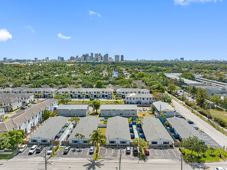 510 SW 20th Ave #20 — Photo 9