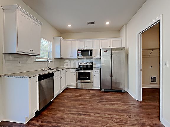 4th image of 7090 Creeksong Dr
