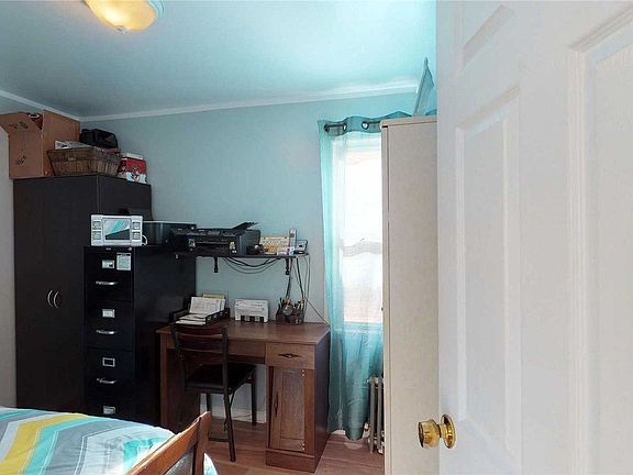 3rd image of 431 Leland Ave
