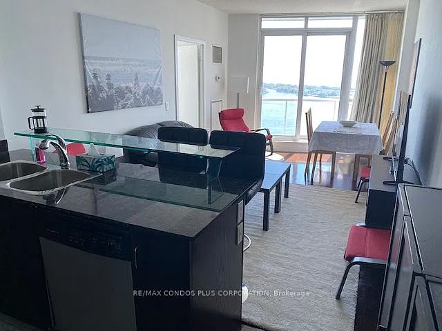 Waterclub Condominiums — Photo 2