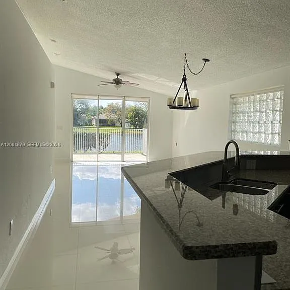 4117 Sapphire Bnd — Photo 3